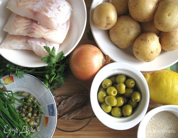 Приготовить все необходимое. Сварить картофель в мундире.