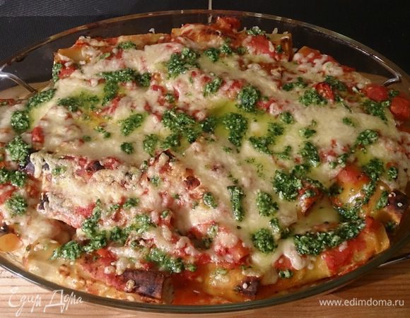 Выкладываем в сервировочную посуду (по желанию можно полить песто).