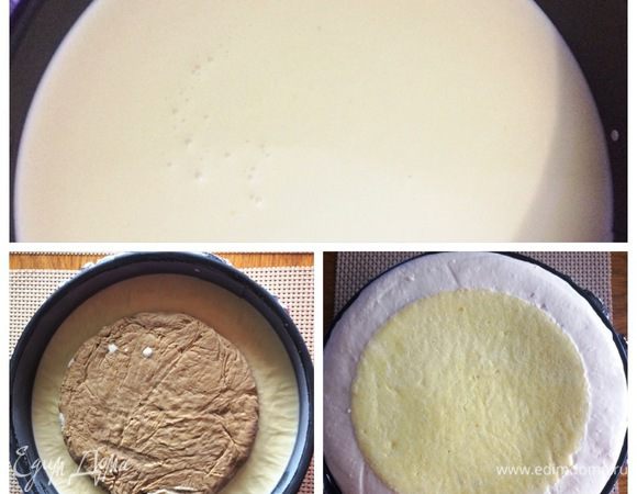 Собираем торт сверху вниз. Форму застелить пленкой, бока выложить кондитерской лентой (я не делала). Выкладываем 1/2 часть мусса, сверху аккуратно панна котту, далее — оставшийся мусс и накрываем бисквитом, слегка вдавив его в крем. Отправить торт в морозилку на 6 — 8 часов, лучше на ночь.