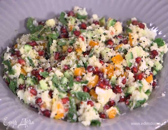 Посыпать все заатаром и черным кунжутом.