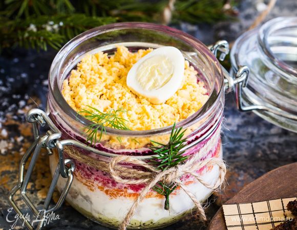 Далее повторите все слои. Уберите в холодильник на 4 часа.