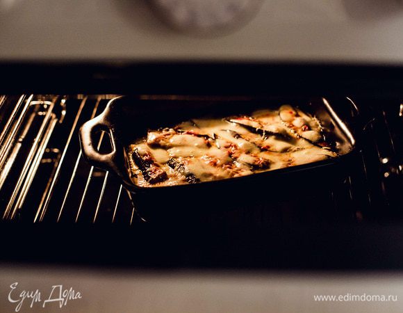 Отправляем в духовку, разогретую до 190°С на 20 — 30 минут.