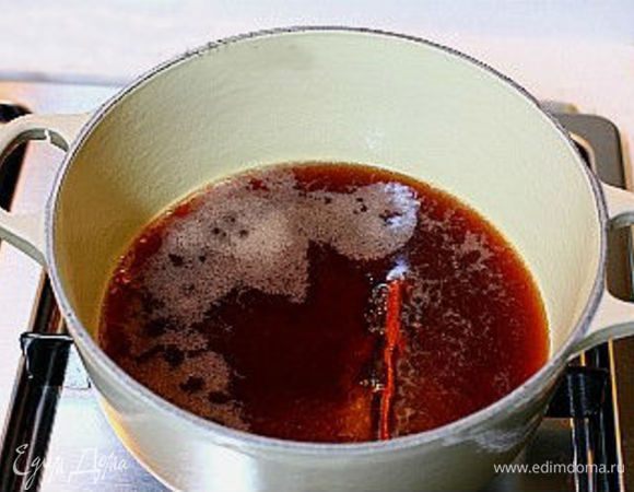 Варить в течение 10 минут на медленном огне.