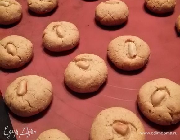 Выпекать 15 минут. Достать противень с пряниками из духовки и дать им остыть. Только потом снять.