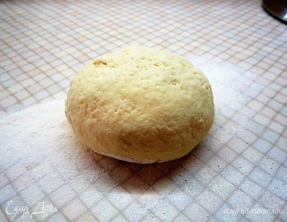 Замешиваем эластичное, мягкое тесто.