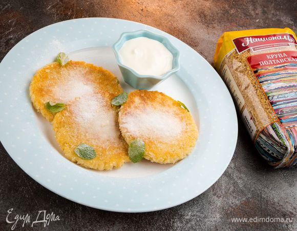 Готовые блинчики подаем к столу со сметаной.