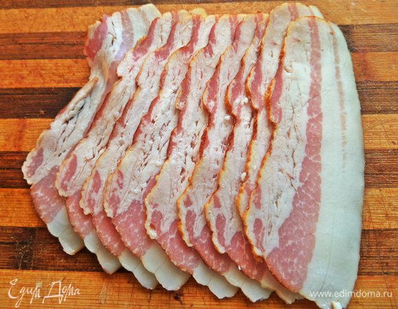 Количество ломтиков бекона потребуется такое же, сколько кусков печенки вышло у вас. У меня 8.