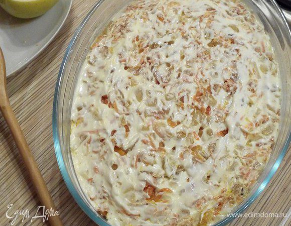 Покрываем все майонезом.