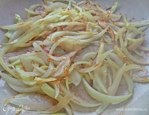 Коротко обжарить.