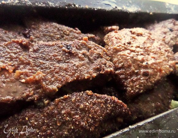 Далее черед печенки, у меня в два слоя вышло, но тут зависит от формы.