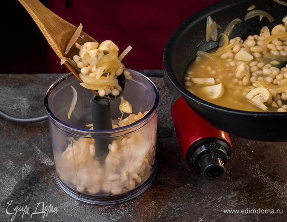 Готовую массу измельчить в блендере. 