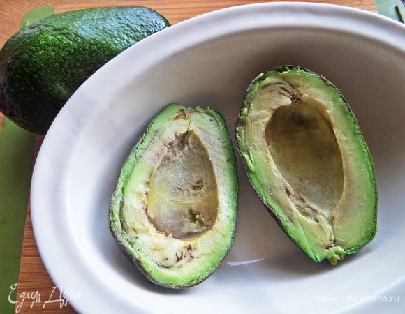 Взять переспелые авокадо.