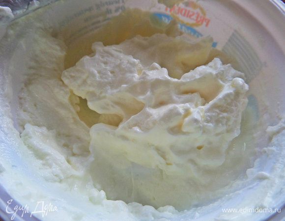 Для заправки используем творожный мягкий сыр или пастообразный творог. Можно рикотту.  Отлично подойдет сюда брынза от «Углече поле».