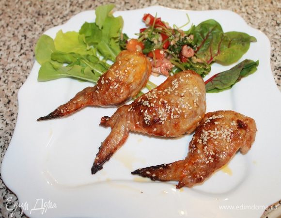 Запекать в духовке при 180°С примерно 30 минут.
Очень вкусно и в горячем, и в холодном виде. Для холодной подачи нарезать, а для горячей можно подавать целыми.