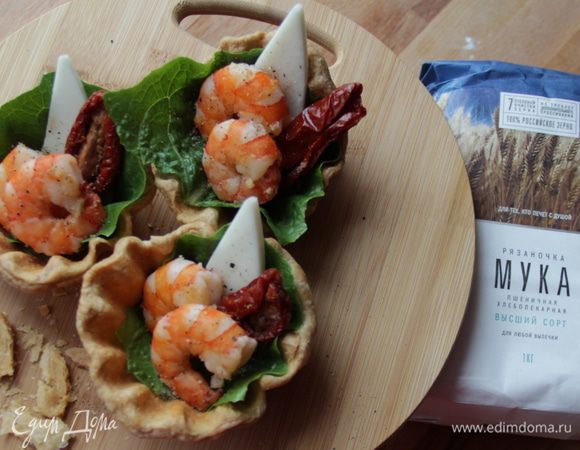 Выложить наполнитель на ваш вкус. Приятного аппетита!