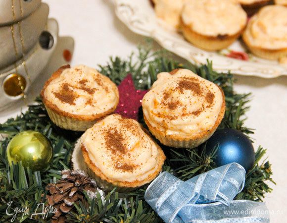 Готовые корзиночки нужно поставить хотя бы на 30 минут в холодильник. По желанию их можно присыпать какао.