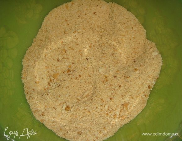 Печенье измельчить.