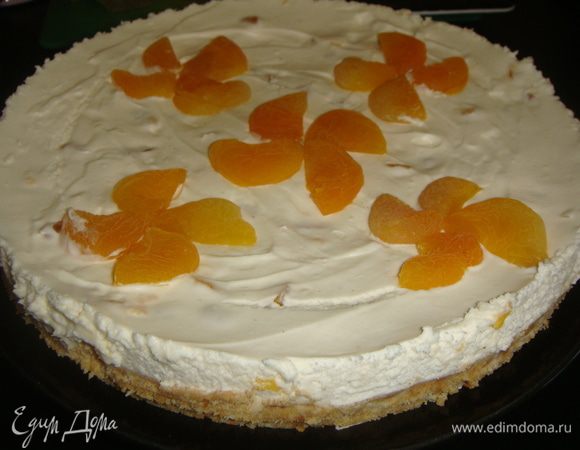 Готовый чизкейк вынуть из формы и подавать к чаю или кофе. Приятного аппетита!