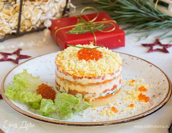 Далее повторите все слои начиная с картофеля. Каждую форму накрыть фольгой и убрать в холодильник на 1 час.