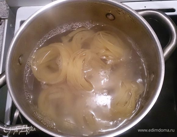 И отвариваем пасту по времени, как указано на пачке.