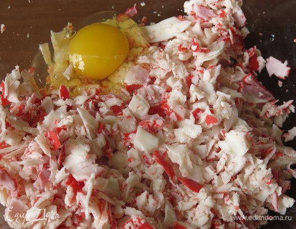 Вбиваем 1 яйцо.
