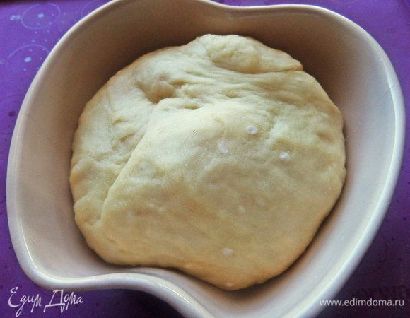 Накрыть и убрать в теплое место около батареи, например. Дать подойти час-полтора.
