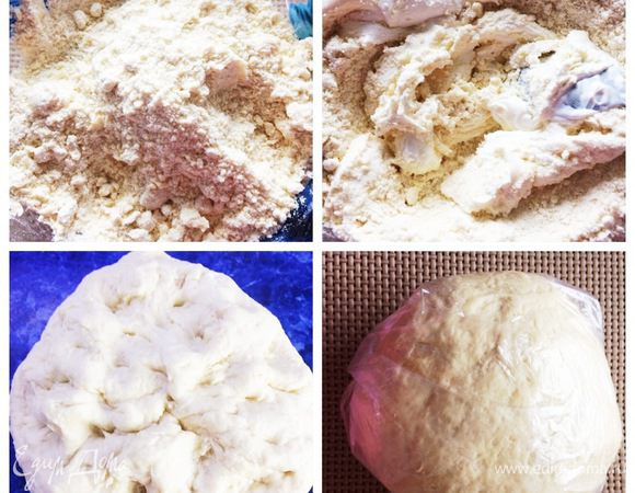 Тесто получается очень нежным. Забивать тесто не стоит. Оно в итоге должно получиться мягче, чем на вареники, при этом не липнуть к рукам. Поэтому ориентируемся еще и на свою муку. Формируем из теста колобок, заворачиваем в пищевую пленку и отправляем в холодильник, пока готовим начинку.