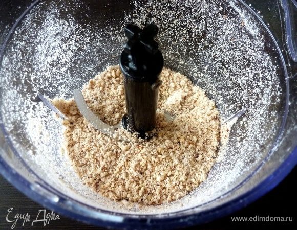 Измельчим все в крошку.