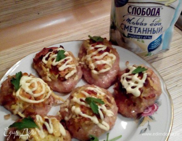 Эти котлеты готовились без гарнира и получились более румяные.