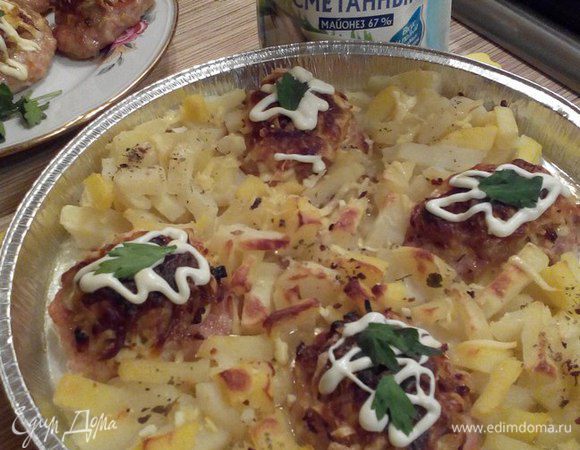 А вот наши котлеты с гарниром! Всем приятного аппетита!