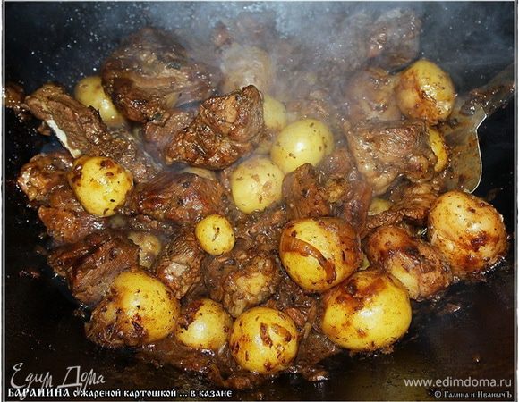 Жарим до того момента, пока жидкости почти не останется.