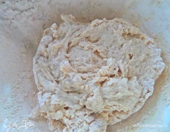 Замешиваем тесто.