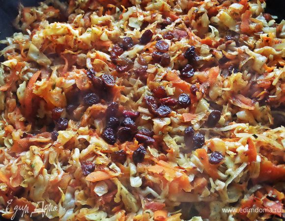 Добавить чистый изюм (чернослив) или сахару пару чайных ложечек.