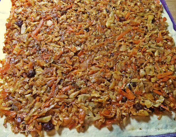 Остудить и нанести начинку.