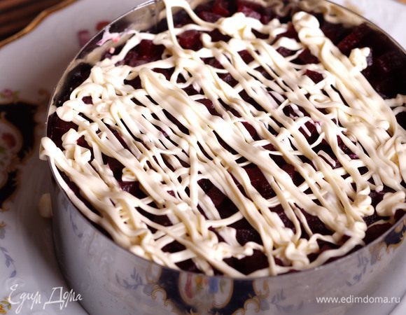 Далее свекла и майонез.