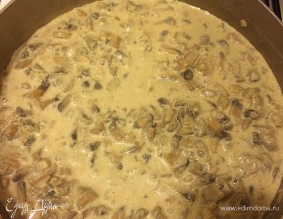 Накрыть крышкой и тушить еще 10 минут.