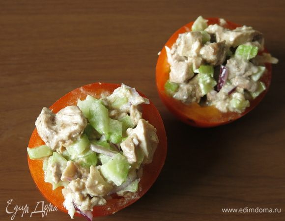 Заполняем «креманки» салатом. Приятного!