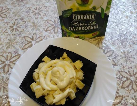 Все смешать и заправить майонезом. Приятного аппетита.