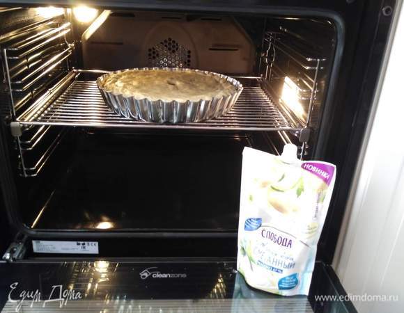 Выпекаем в духовке 1 час, при температуре 175°С.