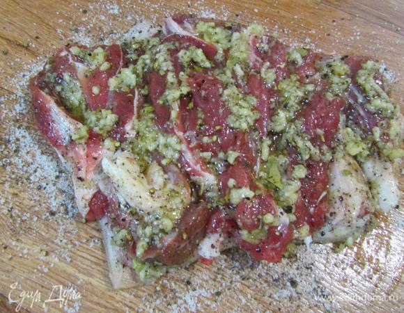 Этой смесью обильно смазать рульку.