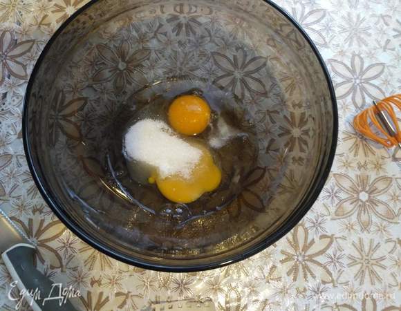 Добавим сахар и соль.