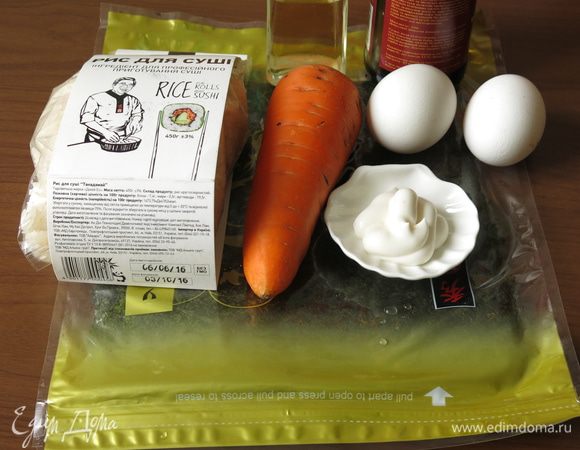 Приготовим яйца, майонез, уксус рисовый, соус соевый, сахар, морковь.