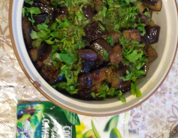 На уровень примерно половины нашей кастрюльки.