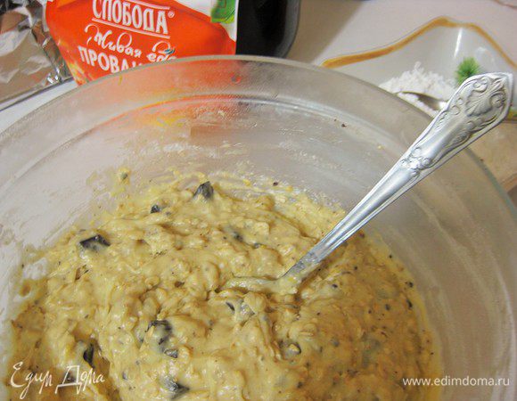 Тесто поставить в холодильник на 1 час.