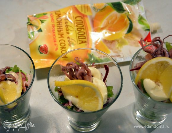 Добавить по 1 ст. л. майонеза ТМ «Слобода» с лимонным соком.