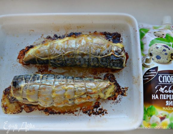 Готовые рулеты остудите, снимите кулинарную нить. 