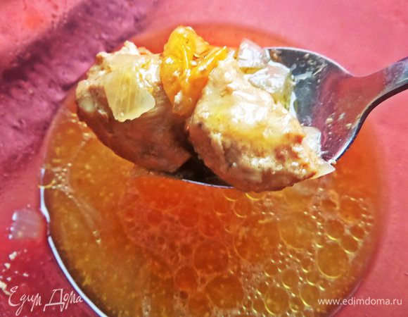 Курочка получилась не только сочная и ароматная, но и соус прекрасно дополнит блюдо.