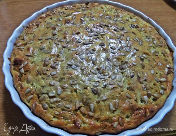 Выпекать до готовности начинки 30 — 35 минут при 180°С.