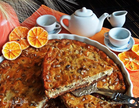 Он хорошо фиксирует начинку с коржом, не рассыпается.