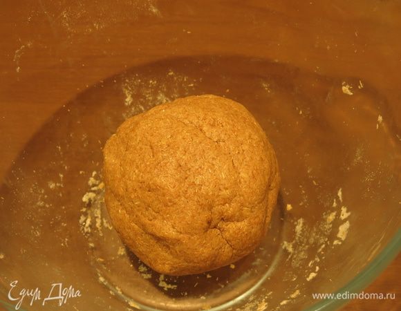 Замешиваем тесто и кладем на 20 минут в холодильник.